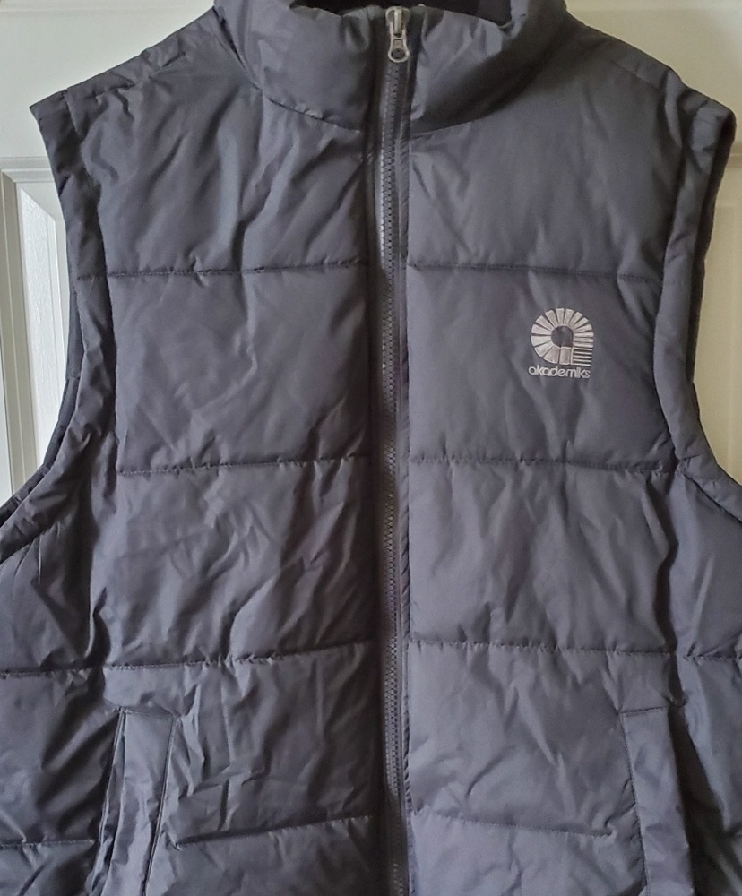 Akademiks vest